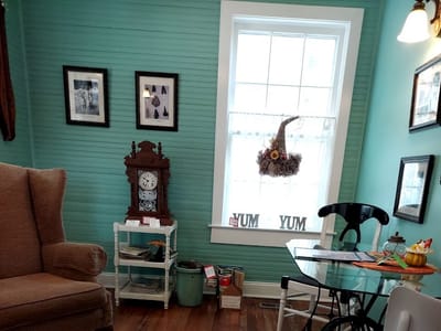 Yum-Yum Snack Shop & Cafe