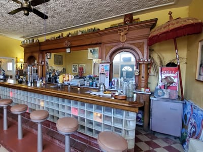 Zim's Farmers Market & Cafe