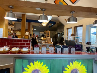 Zoey's Deli & Bakery